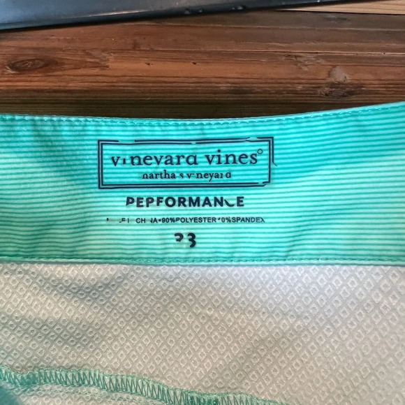 Vineyard Vines men’s performance board shorts size 33 - Picture 9 of 9